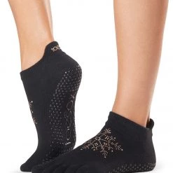 CLOTHING Toesox Low Rise Full-Toe Yoga Grip Socks Dasher 9 CLOTHING Toesox Low Rise Full-Toe Yoga Grip Socks Dasher