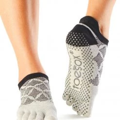 CLOTHING Toesox Low Rise Full-Toe Yoga Grip Socks Fresca