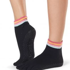 Toesox Ankle Length Full-Toe Yoga Grip Socks Retro CLOTHING