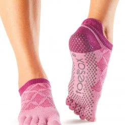 Toesox Low Rise Full-Toe Yoga Grip Socks Rosa 7 Toesox Low Rise Full-Toe Yoga Grip Socks Rosa