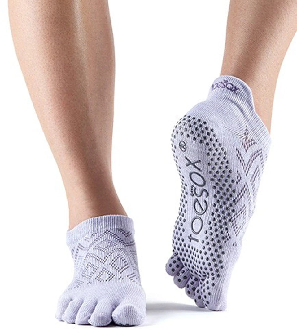 CLOTHING Toesox Low Rise Full-Toe Yoga Grip Socks Diamond Lotus 3 CLOTHING Toesox Low Rise Full-Toe Yoga Grip Socks Diamond Lotus