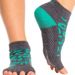 CLOTHING Toesox Ankle Length Half-Toe Yoga Grip Socks Wild Love Emerald 7 CLOTHING Toesox Ankle Length Half-Toe Yoga Grip Socks Wild Love Emerald