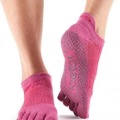 CLOTHING Toesox Low Rise Full-Toe Yoga Grip Socks Ruby