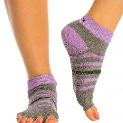 CLOTHING Toesox Ankle Length Half-Toe Yoga Grip Socks Aire