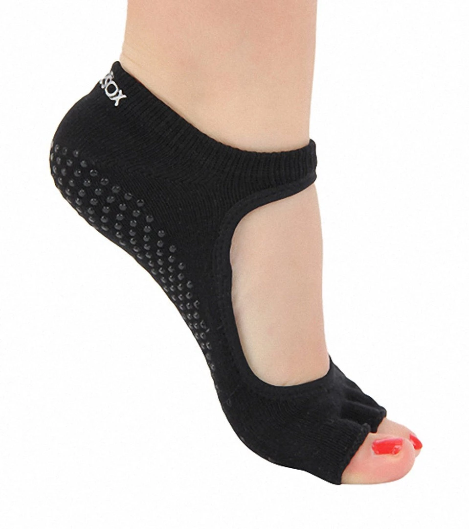 CLOTHING Toesox Bella Half-Toe Yoga Grip Socks Black 4 CLOTHING Toesox Bella Half-Toe Yoga Grip Socks Black