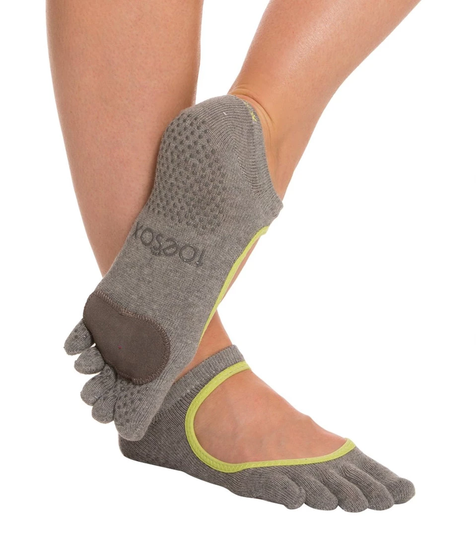 ACCESSORIES Toesox Plie Full-Toe Yoga & Grip Socks Heather Grey/Limeaid 4 ACCESSORIES Toesox Plie Full-Toe Yoga & Grip Socks Heather Grey/Limeaid
