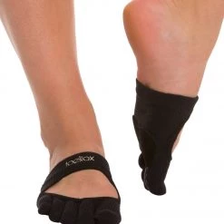 Toesox Releve Full-Toe Yoga Grip Socks Black ACCESSORIES
