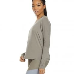 CLOTHING Onzie Drapey V-back Long Sleeve Coverup Dust 13 CLOTHING Onzie Drapey V-back Long Sleeve Coverup Dust