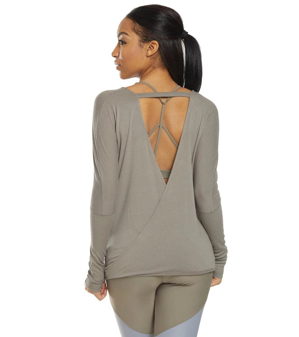 CLOTHING Onzie Drapey V-back Long Sleeve Coverup Dust 9 CLOTHING Onzie Drapey V-back Long Sleeve Coverup Dust