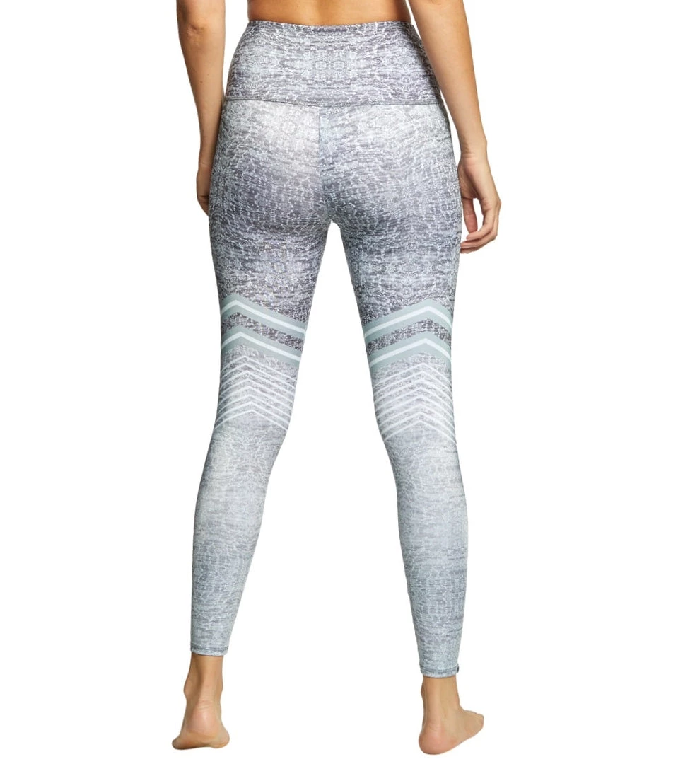 CLOTHING Onzie Graphic High Waisted 7/8 Yoga Leggings Graphite Chevron 5 CLOTHING Onzie Graphic High Waisted 7/8 Yoga Leggings Graphite Chevron