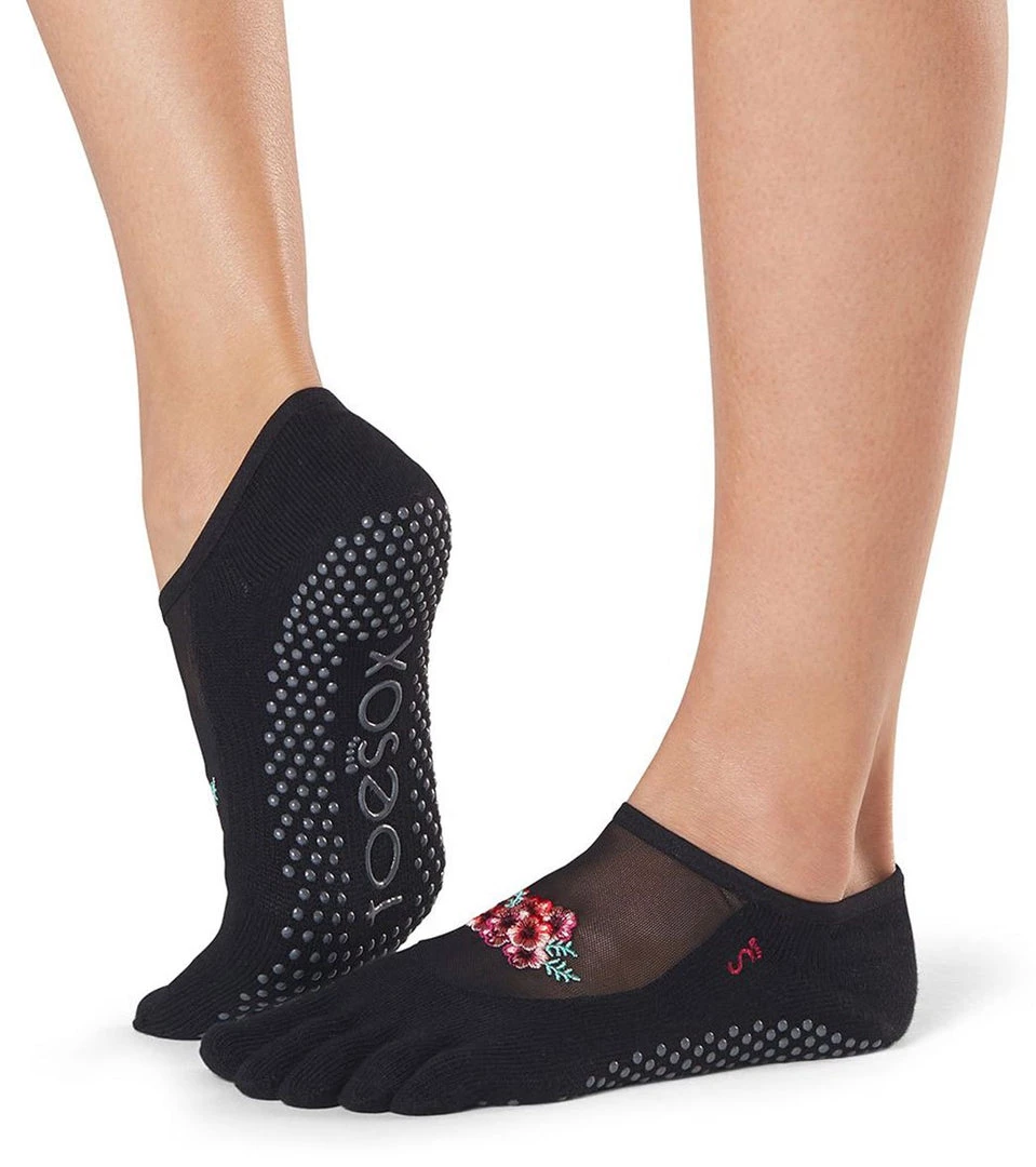 ACCESSORIES Toesox Luna Full-Toe Yoga Grip Socks Folklore 5 ACCESSORIES Toesox Luna Full-Toe Yoga Grip Socks Folklore