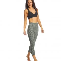 Beyond Yoga Jungle Fern Spacedye High Waisted Yoga Capris Jungle Palm Rainwash Jungle Fern