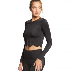 Beyond Yoga Cruz Scalloped Cropped Long Sleeve Top Black