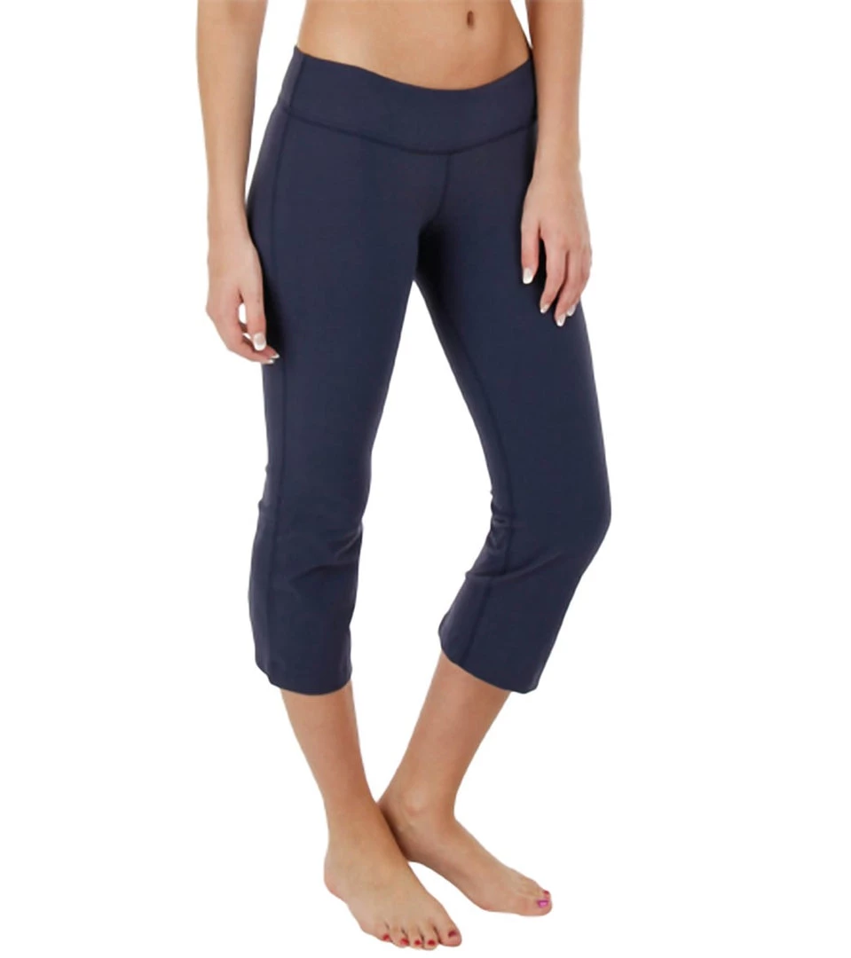 CLOTHING Beyond Yoga Women's Low Rise Capri True Navy 5 CLOTHING Beyond Yoga Women's Low Rise Capri True Navy