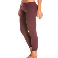 CLOTHING Beyond Yoga Back Gathered Yoga Capris Port