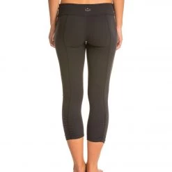 CLOTHING Beyond Yoga Back Gathered Yoga Capris Black