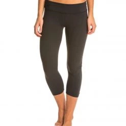 CLOTHING Beyond Yoga Back Gathered Yoga Capris Black