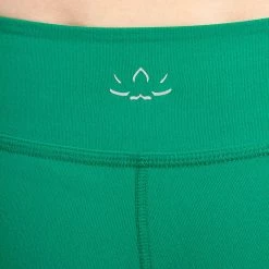 CLOTHING Beyond Yoga Back Gathered Yoga Capris Vivid Green
