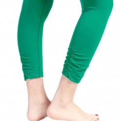 CLOTHING Beyond Yoga Back Gathered Yoga Capris Vivid Green