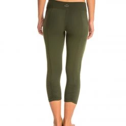 CLOTHING Beyond Yoga Back Gathered Yoga Capris Wintergreen