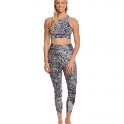 CLOTHING Beyond Yoga Flip It And Reverse It Yoga Crop Top Digital Lotus Black