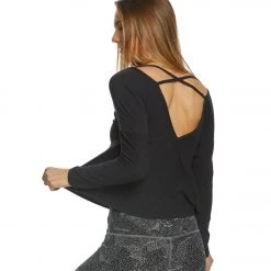 CLOTHING Beyond Yoga Weekend Traveler Pullover
