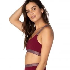 CLOTHING Beyond Yoga Cross Point Yoga Sports Bra Team Burgundy