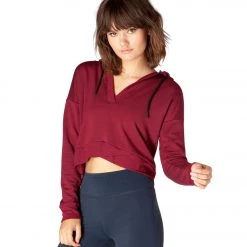 CLOTHING Beyond Yoga Talk It Overlap Cropped Yoga Hoodie Team Burgundy