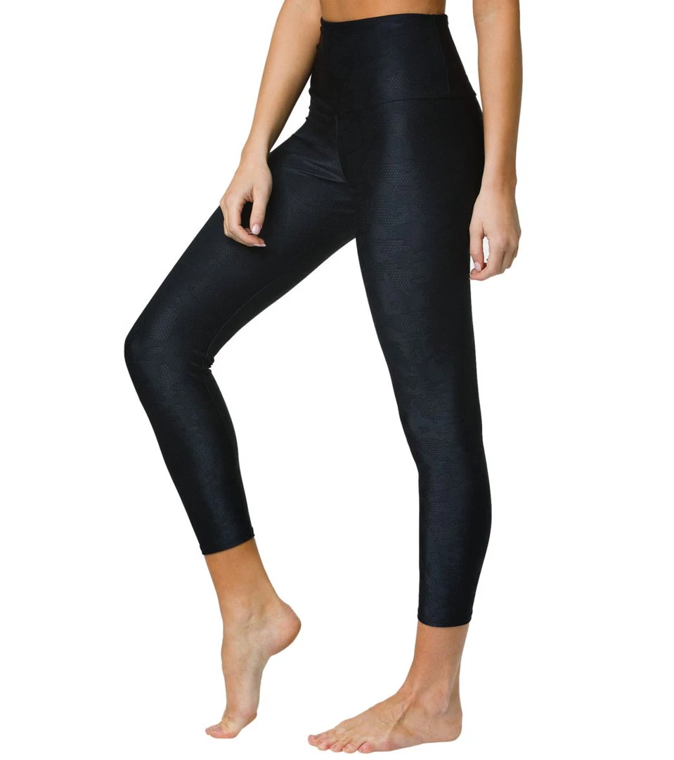 CLOTHING Onzie Camo Jacquard 7/8 Yoga Leggings Black Camo 4 CLOTHING Onzie Camo Jacquard 7/8 Yoga Leggings Black Camo