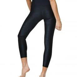 CLOTHING Onzie Camo Jacquard 7/8 Yoga Leggings Black Camo 10 CLOTHING Onzie Camo Jacquard 7/8 Yoga Leggings Black Camo