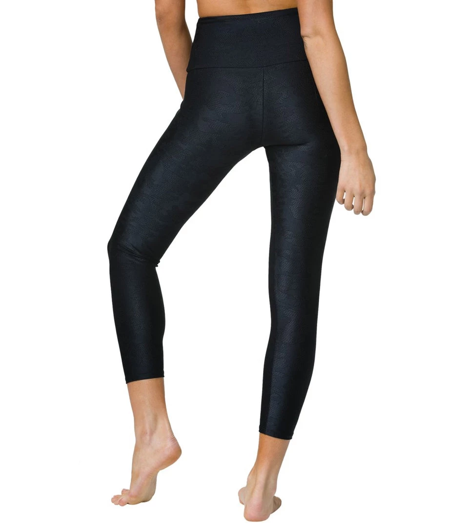 CLOTHING Onzie Camo Jacquard 7/8 Yoga Leggings Black Camo 5 CLOTHING Onzie Camo Jacquard 7/8 Yoga Leggings Black Camo