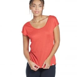 Marika Nadine Yoga Tee Poinsettia CLOTHING