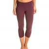 CLOTHING Beyond Yoga Essential Gathered Yoga Capris Port