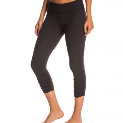 CLOTHING Beyond Yoga Essential Gathered Yoga Capris Black