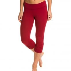 CLOTHING Beyond Yoga Essential Gathered Yoga Capris Garnet Red