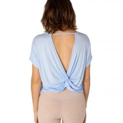 CLOTHING Beyond Yoga Twist Goodbye Cropped Yoga Tee Blue Bells