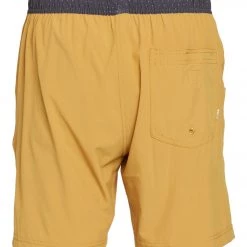 Vuori Men's Kore Yoga Shorts Cognac CLOTHING