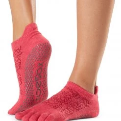 Toesox Low Rise Full-Toe Yoga Grip Socks Hermosa HD