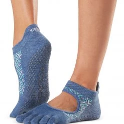 Toesox Bellarina Full-Toe Yoga Grip Socks Baja Blue ACCESSORIES