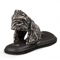Sanuk Yoga Sling 2 Prints Sandal Black/White Hawaiian ACCESSORIES