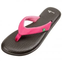 ACCESSORIES Sanuk Women's Yoga Chakra Flip Flop Fuchsia