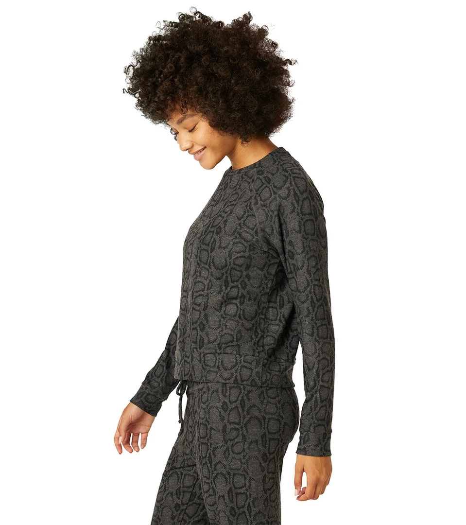 CLOTHING Beyond Yoga Hacci Favorite Raglan Crew Yoga Pullover Charcoal Cobra 5 CLOTHING Beyond Yoga Hacci Favorite Raglan Crew Yoga Pullover Charcoal Cobra