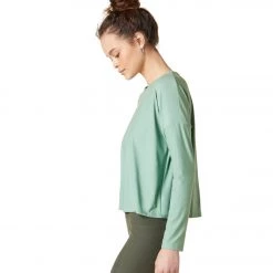 Beyond Yoga Featherweight Morning Light Cropped Pullover Mermaid Green Solid