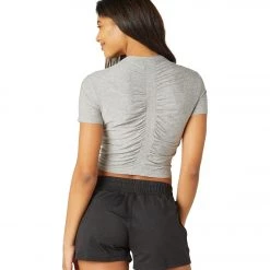 CLOTHING Beyond Yoga Featherweight Spacedye Ruched Down Cropped Tee Silver Mist