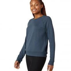 CLOTHING Beyond Yoga Favorite Raglan Crew After Yoga Pullover Mineral Blue
