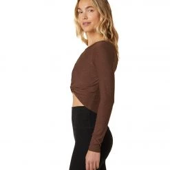 Beyond Yoga Featherweight Twist Of Fate Pullover Mahogany Brown Heather CLOTHING