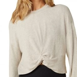 Beyond Yoga Twist It Fate Cropped Pullover Oatmeal CLOTHING