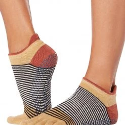 CLOTHING Toesox Low Rise Full-Toe Yoga Grip Socks Composition