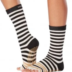 ACCESSORIES Toesox Crew Half Toe Grip Socks