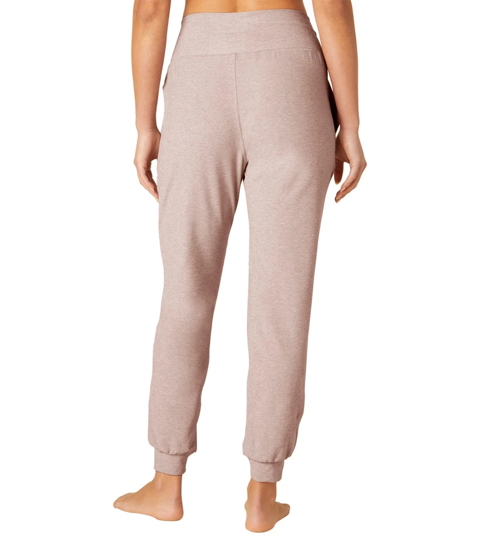 Beyond Yoga Spacedye Midi Joggers Chai 5 Beyond Yoga Spacedye Midi Joggers Chai